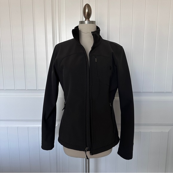 The North Face Windwall Black Jacket - Picture 2 of 11